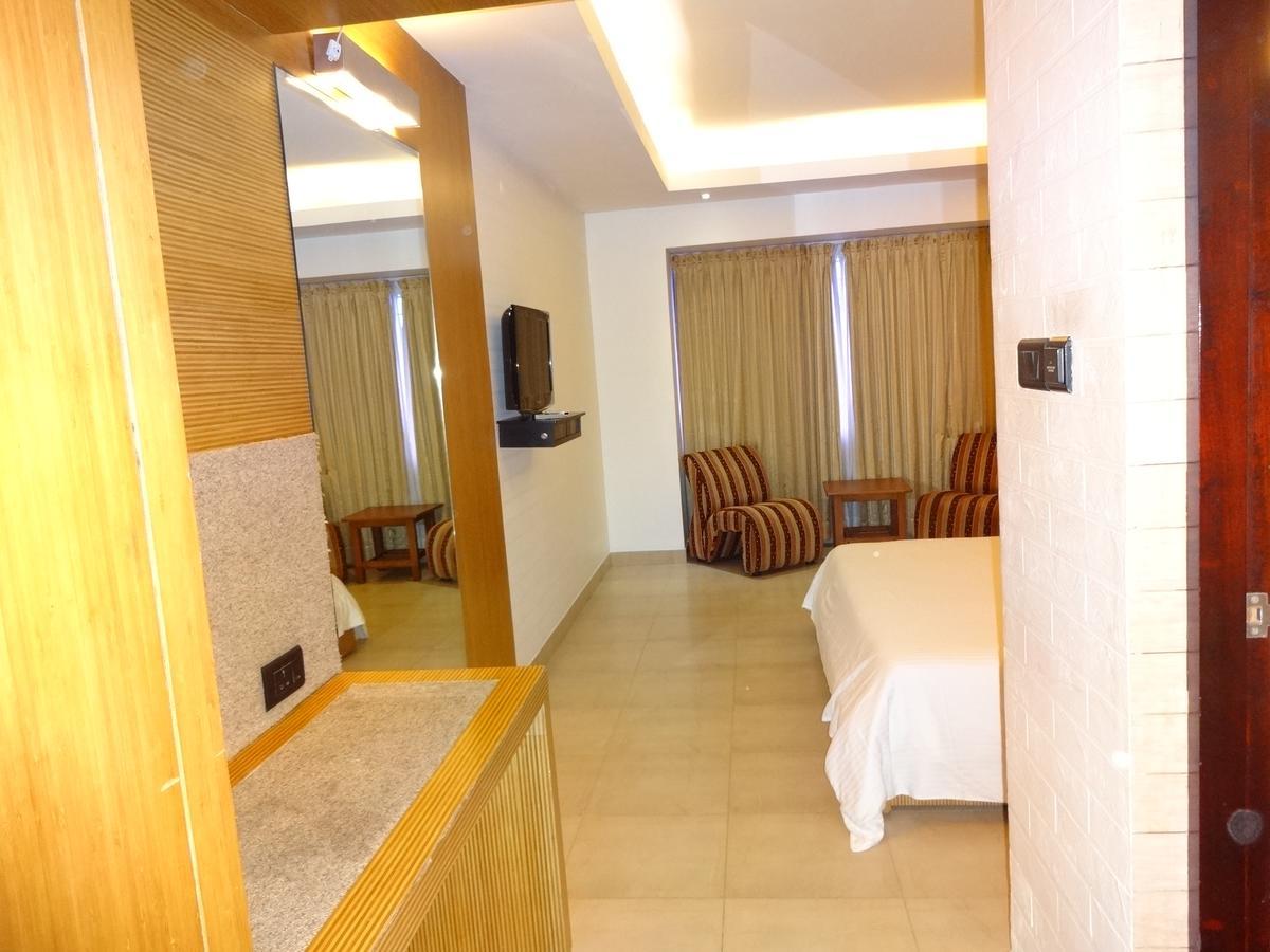 The Castello Residency Hotel Coimbatore Exterior photo